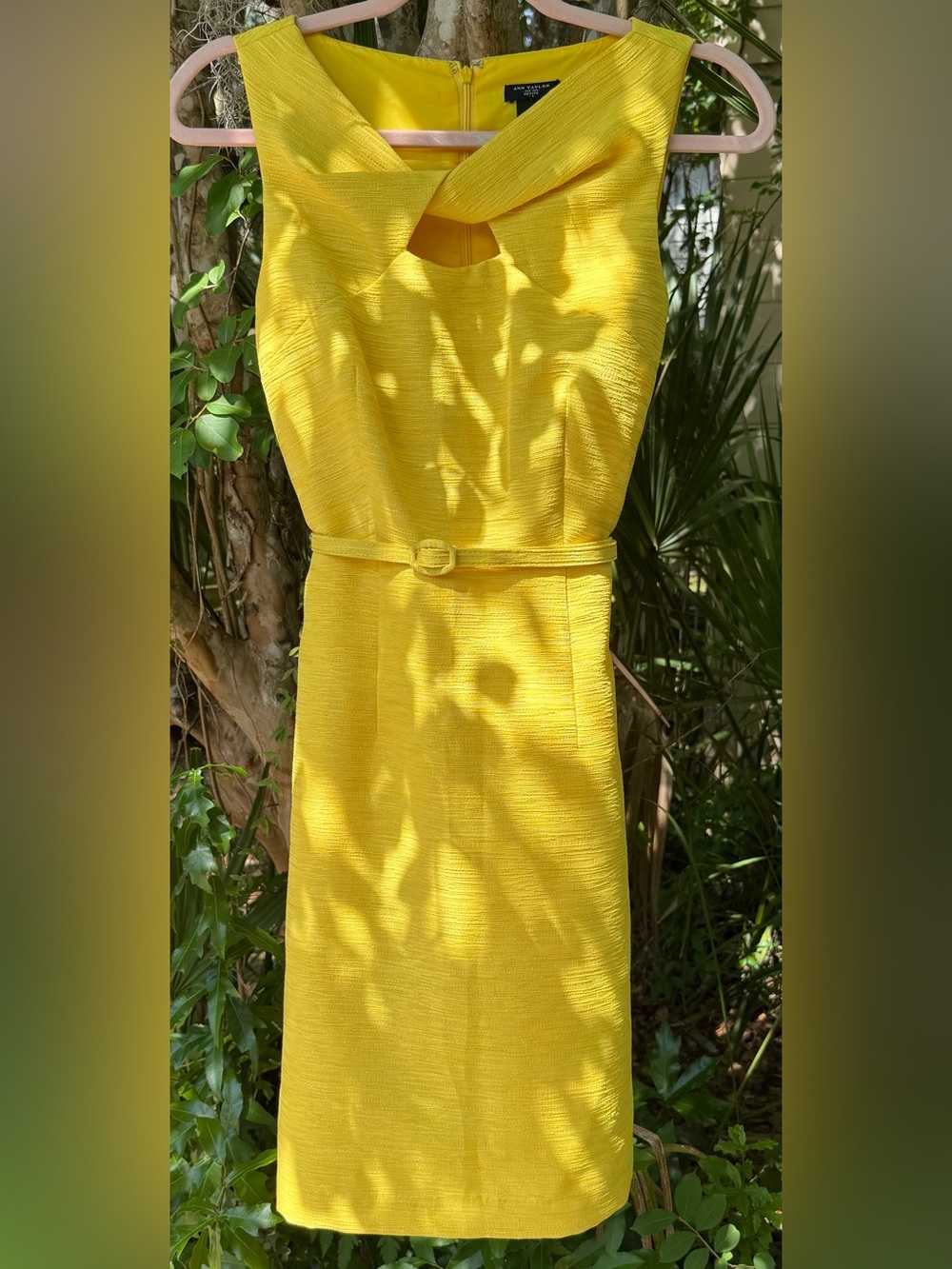 Ann Taylor Yellow Petite Sleeveless
Keyhole Belted Dress